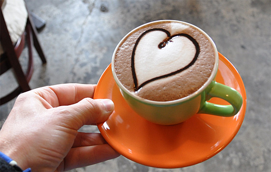 http://thedesigninspiration.com/wp-content/uploads/2009/12/coffee-foam/Coffee-Foam-Art-32.jpg